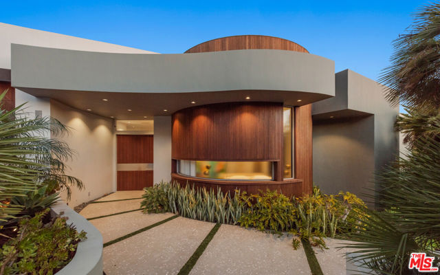 Drew Fenton | 9305 Nightingale Drive Los Angeles CA | MLS: 7240240