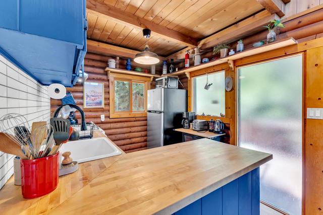 54385 S S. Circle Drive, Idyllwild CA: https://media.crmls.org/mediaz/55e0d073-5578-4910-850a-4fb6814c998e.jpg