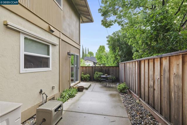 2055 Morello Ave, Pleasant Hill CA: https://media.crmls.org/mediaz/55e17c10-3901-4cff-ac3d-a8811ad529cb.jpg