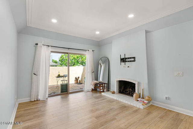 1778 E Avenida De Las Flores, Thousand Oaks CA: https://media.crmls.org/mediaz/55e19ec8-7d57-4e6c-a985-6ecb7762f6bd.jpg