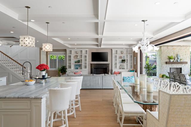 1040 Pine St, Coronado CA: https://media.crmls.org/mediaz/55e26d05-34cb-4c3a-bce9-38b6686edb10.jpg