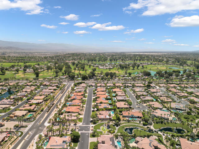 Image 28 of 32 For 105 Shoreline Drive