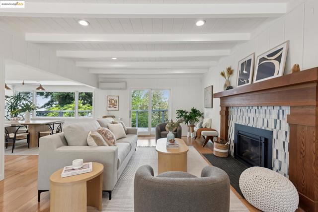 1270 Queens Rd, Berkeley CA: https://media.crmls.org/mediaz/55e326fa-0f36-4b74-b08c-03a80452f5e2.jpg