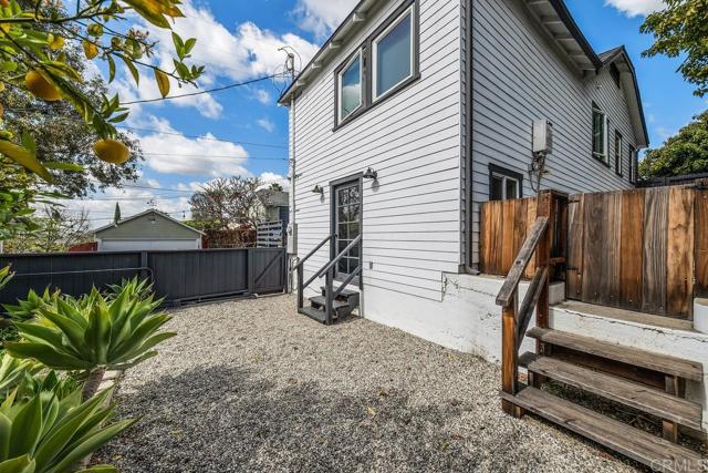 1400 Angelus Avenue, Los Angeles CA: https://media.crmls.org/mediaz/55e371ce-d638-4e48-a3d6-c31acb20f1b5.jpg