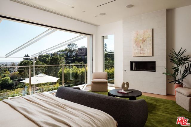 3042 Landa Street, Los Angeles CA: https://media.crmls.org/mediaz/55e3767f-3e3b-42e8-82e7-d8193703ad27.jpg