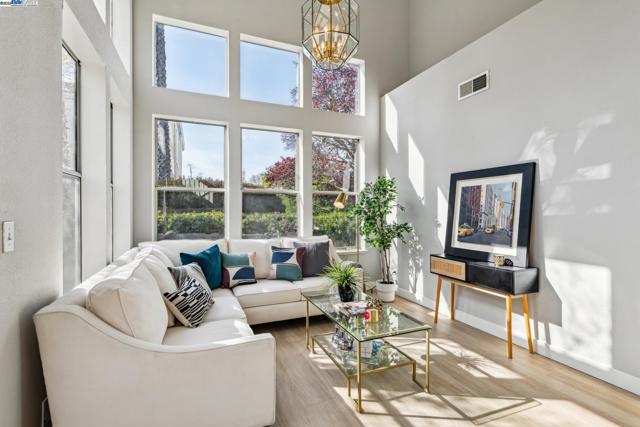 121 Jervis Bay, Alameda CA: https://media.crmls.org/mediaz/55e3913e-4068-463a-a2bb-ca76c579b309.jpg