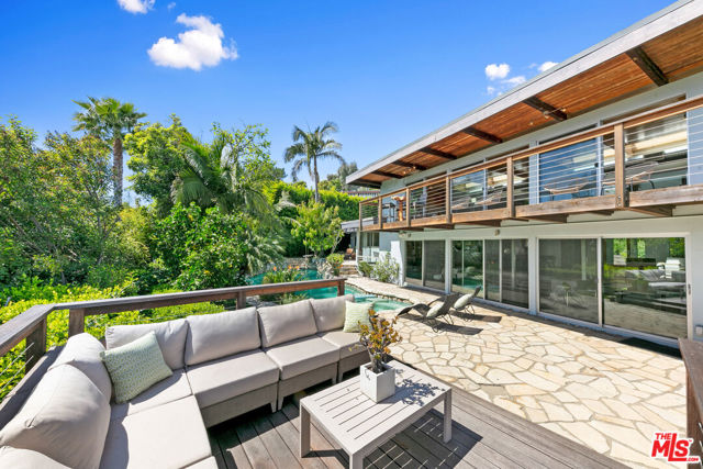 1470 N Tigertail Road, Los Angeles CA: https://media.crmls.org/mediaz/55e3ef4f-b620-4c9a-a6f2-49a155065d1b.jpg
