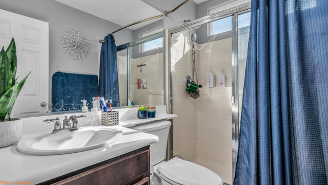 37434 Bradford Drive, Indio CA: https://media.crmls.org/mediaz/55e3f10b-d5e2-4b04-908a-a9d71a926a9a.jpg