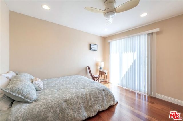 1202 Tennyson Street, Manhattan Beach CA: https://media.crmls.org/mediaz/55e45870-b324-4161-bf84-8386ff9d89f3.jpg