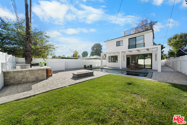 5812 Willis Avenue, Sherman Oaks CA: https://media.crmls.org/mediaz/55e4b7e2-8b3f-4730-aca0-143e18cac7b3.jpg