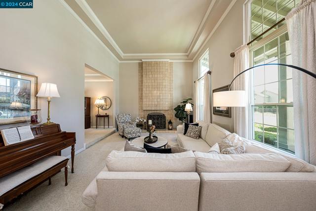 Image 2 of 59 For 604 Lomond Cir