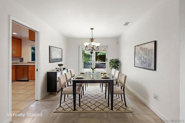 10506 Moon View Way, Escondido CA: https://media.crmls.org/mediaz/55e54085-b97c-49cf-aec2-edf922662783.jpg