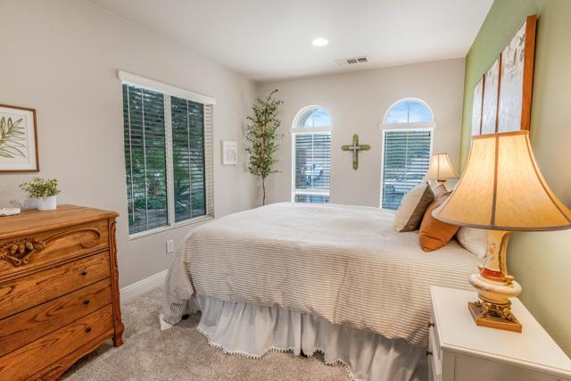 Image 21 of 27 For 64279 Eagle Mountain Avenue