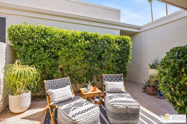 1821 Sandcliff Road, Palm Springs CA: https://media.crmls.org/mediaz/55e5aeb7-ae7c-4a2b-a08d-5612553285c2.jpg