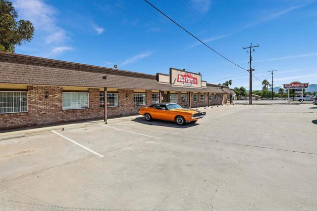 2548 Main Street, Ramona CA: https://media.crmls.org/mediaz/55e6c08f-dca5-43f9-81e5-7ad22b58ac36.jpg