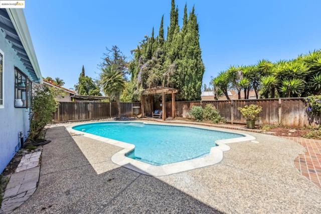 4943 Rice DR, San Jose CA: https://media.crmls.org/mediaz/55e6e0ff-3b01-47b4-8fe1-7719dd872eb2.jpg