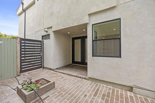 1194 Kingston Lane, Ventura CA: https://media.crmls.org/mediaz/55e71ce8-344f-48c0-8da9-605afb10700d.jpg