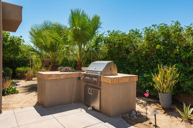 1615 Savvy Court, Palm Springs CA: https://media.crmls.org/mediaz/55e78e63-67b7-4a30-9f01-44cf86bd38e8.jpg