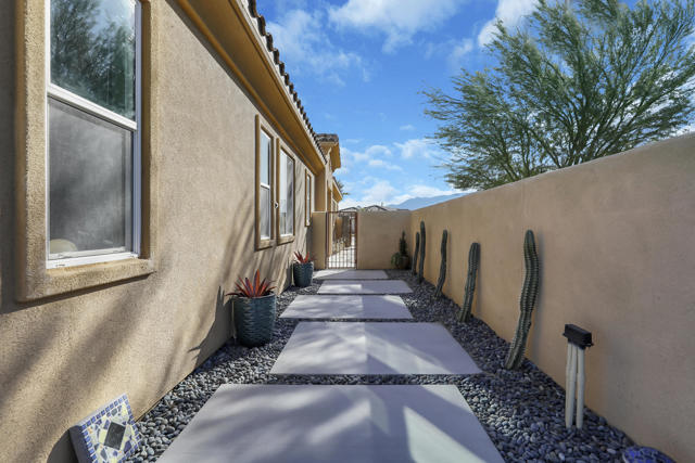 Image 41 of 48 For 67252 Zuni Court