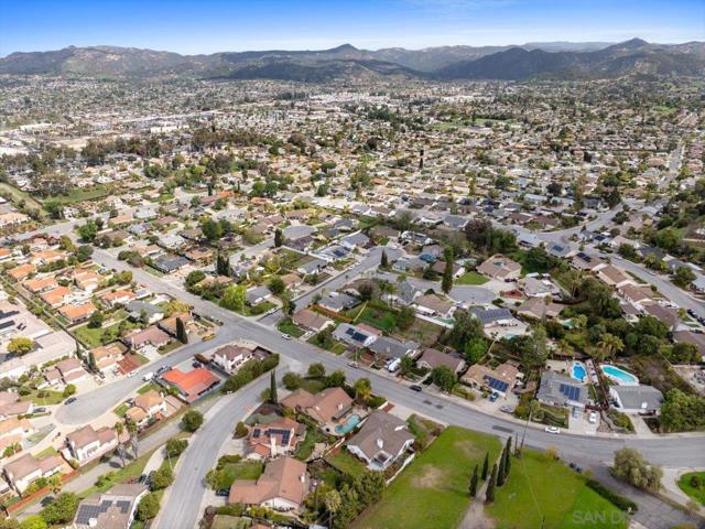815 Boyle Ave, Escondido CA: https://media.crmls.org/mediaz/55e83a47-780e-43f6-a395-fa9282348227.jpg