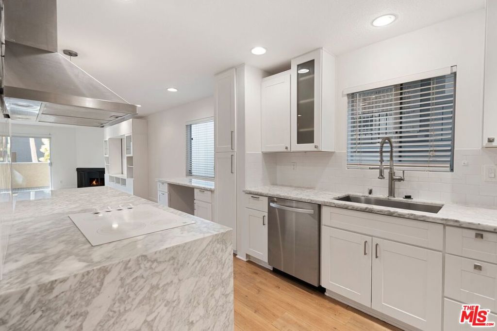 1010 Hammond Street #204