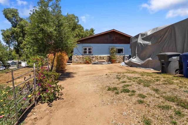 Detail Gallery Image 13 of 17 For 246 Robelini Dr, Vista,  CA 92083 - – Beds | – Baths