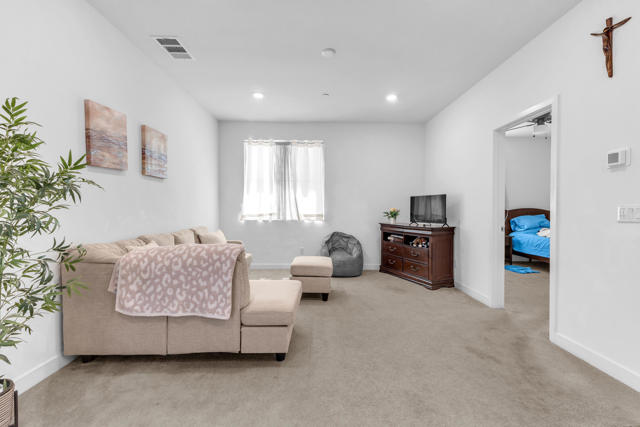 35469 Cortesia Way, Palm Desert CA: https://media.crmls.org/mediaz/55ea21d8-dc7a-4c54-94b7-b82684cdf759.jpg
