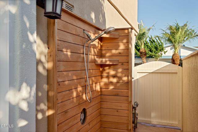 1257 Devon Lane, Ventura CA: https://media.crmls.org/mediaz/55ea4043-0974-46c0-a435-7f0bac33dcf0.jpg
