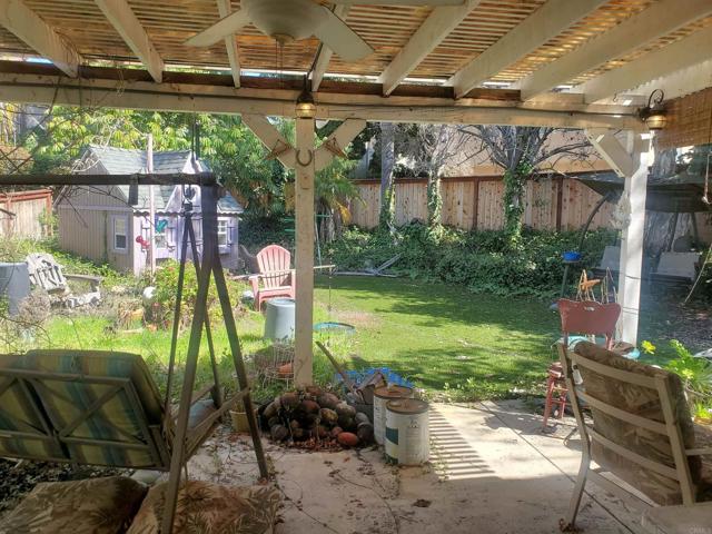 Detail Gallery Image 2 of 4 For 2659 Seacrest Ct, Vista,  CA 92081 - 4 Beds | 2 Baths