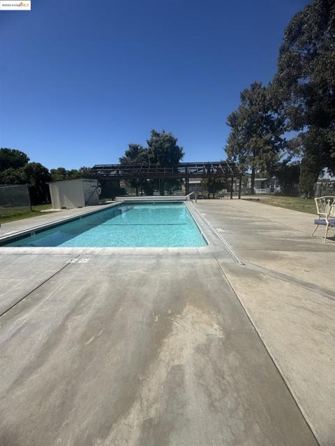 343 Alcott Ct, Bethel Island CA: https://media.crmls.org/mediaz/55eb2e49-dea3-4647-88d8-c3da422976ba.jpg