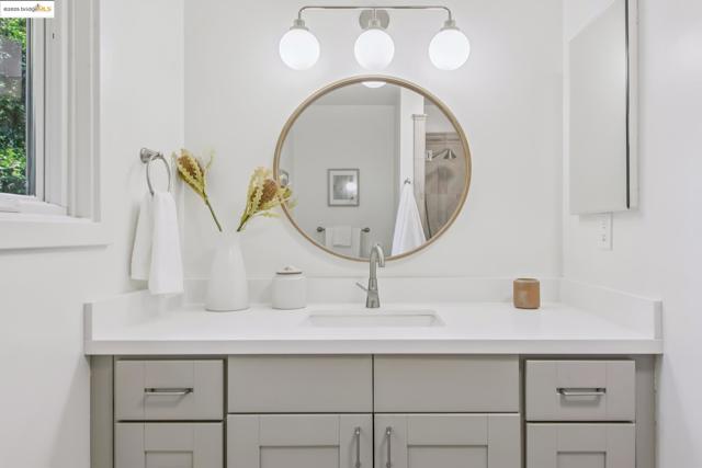 1270 Queens Rd, Berkeley CA: https://media.crmls.org/mediaz/55ebf77a-18d8-4c5f-80e1-9e3c7a7a9882.jpg