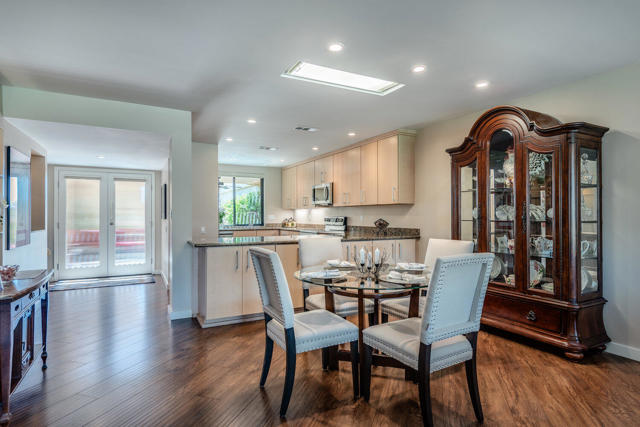 84 La Ronda Drive, Rancho Mirage CA: https://media.crmls.org/mediaz/55ec294d-f00d-4621-8bb0-a5776136d81f.jpg
