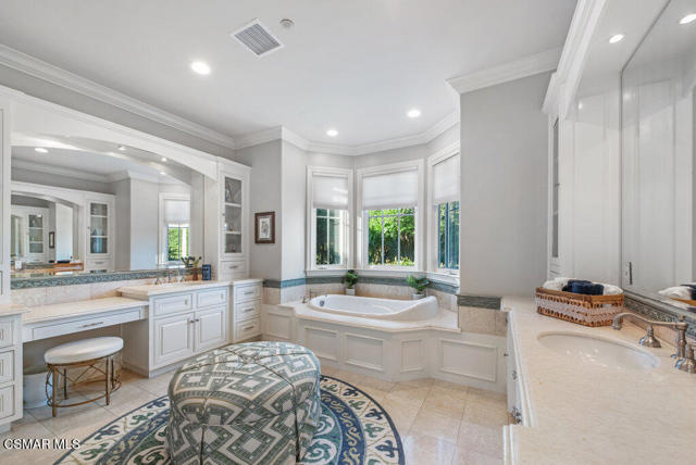 1816 Brittany Park Road, Camarillo CA: https://media.crmls.org/mediaz/55ecd290-0750-40fe-a522-d36534fb9bf3.jpg