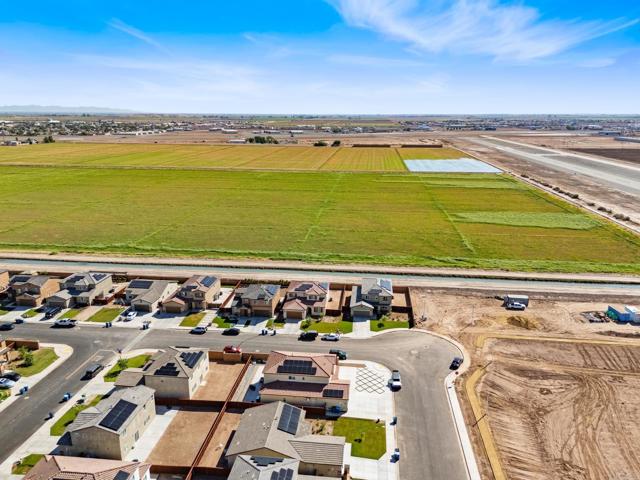 2504 Vista Del Mar Lane, Imperial CA: https://media.crmls.org/mediaz/55ed0109-94b3-4e7b-8a39-03cddbb2f83b.jpg