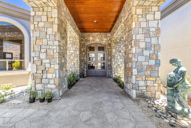 28 Clancy Lane S Lane, Rancho Mirage CA: https://media.crmls.org/mediaz/55eeb045-999f-4481-aa4c-40048a6adee0.jpg