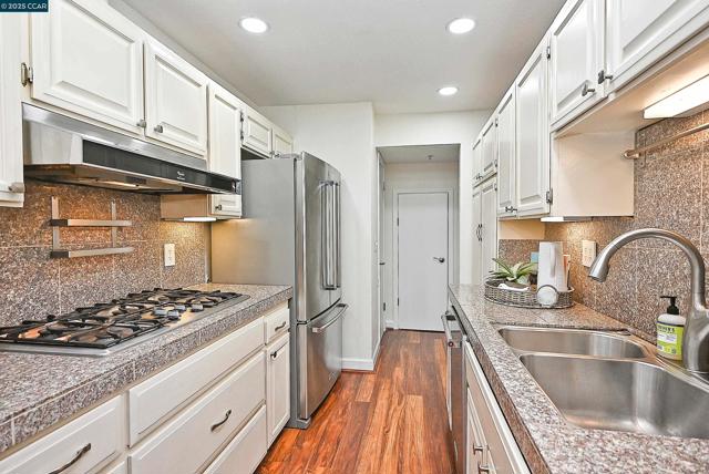 3279 Mt Diablo Court, Lafayette CA: https://media.crmls.org/mediaz/55eeeca6-b5f8-42be-b491-8628131ccc49.jpg