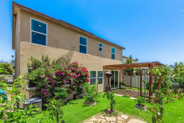 2910 Lucia Jade Loop, San Diego CA: https://media.crmls.org/mediaz/55ef2b46-798e-4c1a-bdad-ae46572d8c69.jpg