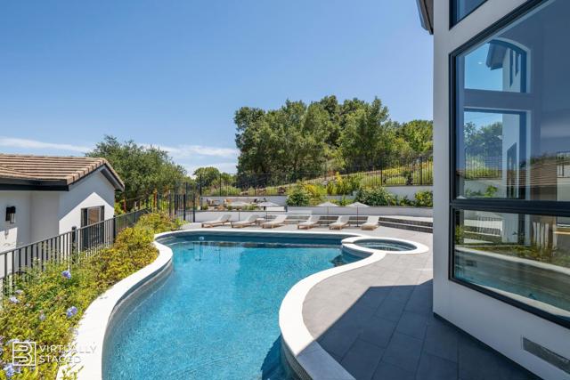 333 Raymundo Drive, Woodside CA: https://media.crmls.org/mediaz/55ef8221-a5a2-4e9c-808f-5a7389e453c2.jpg