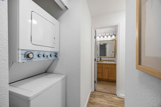Image 16 of 33 For 720 Fargo Ave  14