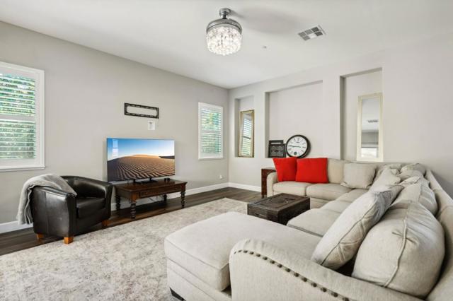 Image 4 of 45 For 5407 Aspen Meadows Drive