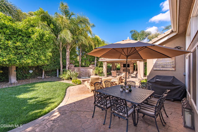 48 Golden Glen Drive, Simi Valley CA: https://media.crmls.org/mediaz/55f1e1ba-6d4c-4675-8908-19a3fe60c0bb.jpg