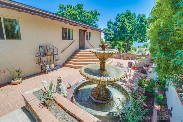 255 Highline Trl, El Cajon CA: https://media.crmls.org/mediaz/55f1e7d6-3d93-4ed4-9b91-ff91fff8915d.jpg