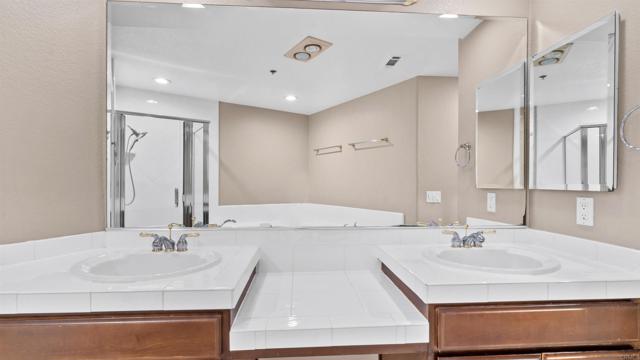 2894 Torrey Pines Rd, La Jolla CA: https://media.crmls.org/mediaz/55f1ff9d-d98d-4033-b4af-06d988674208.jpg