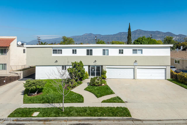 657 W Milford Street, Glendale CA: https://media.crmls.org/mediaz/55f206d5-cd84-4744-a50a-0b1934502521.jpg