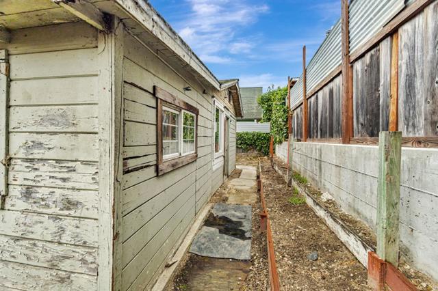 4045 Cory Street, Soquel CA: https://media.crmls.org/mediaz/55f20dc3-e8a7-4359-a003-12e40a99bbb8.jpg
