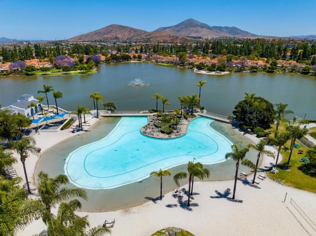 707 Eastshore Terrace, Chula Vista CA: https://media.crmls.org/mediaz/55f2175a-57ed-461f-8e15-3c2e815a5601.jpg
