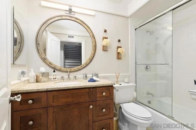 3868 Avenida Feliz, Rancho Santa Fe CA: https://media.crmls.org/mediaz/55f42e30-645e-4132-bd89-03212a95c5df.jpg