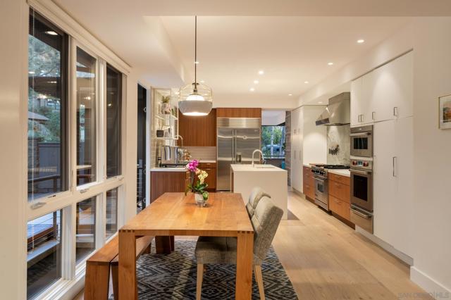404 Pine Needles, Del Mar CA: https://media.crmls.org/mediaz/55f4a3ed-bb2e-49d3-86a1-88d1091bf341.jpg