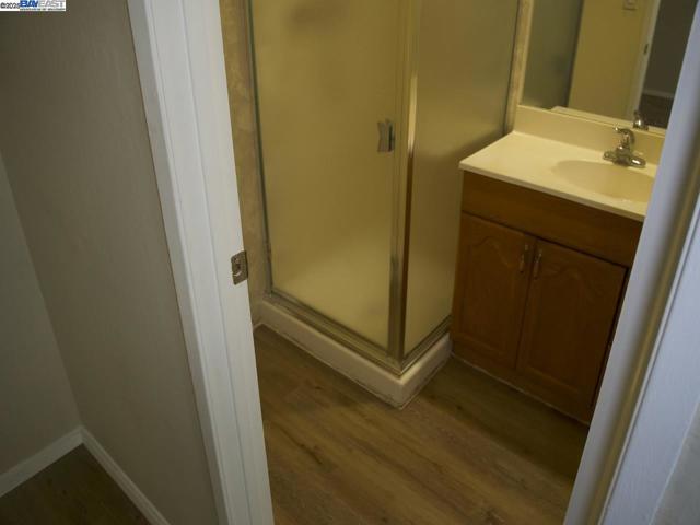 7608 Arthur St, Oakland CA: https://media.crmls.org/mediaz/55f5688c-b94c-4708-b841-db2f20e166f6.jpg