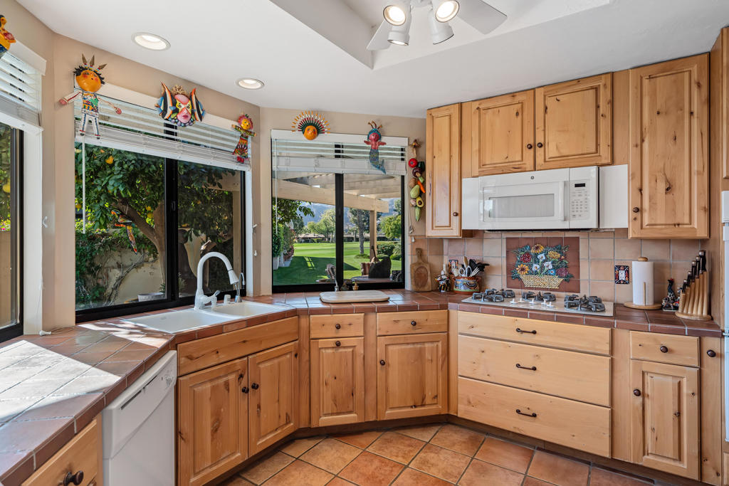 MLS #219136197DA image #12